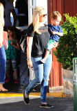 Sarah Michelle Gellar Lunches In Brentwood 
