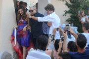 Robbie Williams et sa femme Ayda Field font du shopping à Porto Cervo. Lafata