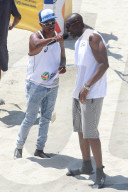 Josh Hutcherson spielt Beach Volleyball mit Terrell Owens