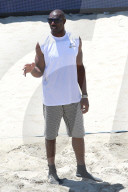 Josh Hutcherson spielt Beach Volleyball mit Terrell Owens