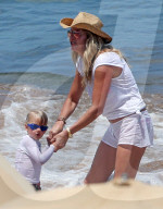 Rod Stewart geniesst mit seiner Familie die Ferien auf Maui