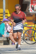 Rio de Janeiro: Nicolas Sarkozy joggt mit Bodyguard an der Copacabana