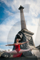 'Extreme Ballerina' tanzt durch London