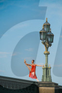 'Extreme Ballerina' tanzt durch London