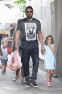 Jovial Ben Affleck leads the pack as they go produce shopping in Brentwood