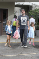 Jovial Ben Affleck leads the pack as they go produce shopping in Brentwood