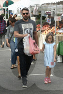 Jovial Ben Affleck leads the pack as they go produce shopping in Brentwood