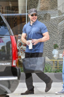 Matt Damon gut gelaunt in Beverly Hills unterwegs