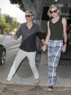 Ellen Degeneres führt ihre Portia zum Dinner aus