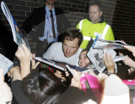Benedict Cumberbatch von Fans umzingelt