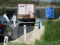 NEWS: Österreich: 70 illegale Einwanderer sterben in Lastwagen