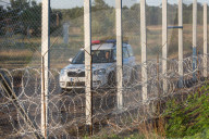 NEWS: Zaun gegen Flüchtlinge an der serbisch-ungarischen Grenze