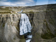 FEATURE: Wunderschön: Island aus der Drohnenperspektive