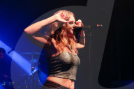 PEOPLE: Auch Sängerin Tove Lo entblösst ihren Busen