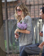 PEOPLE: Gisele Bündchen kauft sich Blümchen