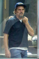 PEOPLE: Ethan Hawke geht mit seiner Tochter Maya aus