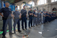 NEWS: Polizei räumt Bahnhof Budapest Keleti
