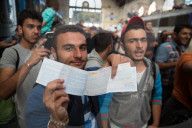 NEWS: Polizei räumt Bahnhof Budapest Keleti