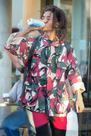PEOPLE: Jaden Smith durstig unterwegs in Calabasas