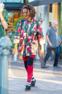 PEOPLE: Jaden Smith durstig unterwegs in Calabasas