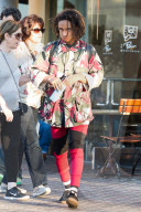PEOPLE: Jaden Smith durstig unterwegs in Calabasas
