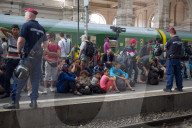 NEWS: Chaotische Szenen am Bahnhof Budapest Keleti