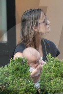 PEOPLE: Keira Knightley mit Baby Edie in New York