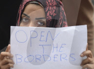 NEWS: Flüchtlinge sitzen auf dem Bahnhof  in Budapest fest