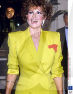 GOLDEN GLOBE AWARDS, AMERICA - 1988