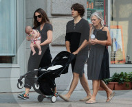 PEOPLE: Keira Knightely mit James und Baby Edie in New York unterwegs