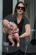 PEOPLE: Keira Knightely mit James und Baby Edie in New York unterwegs