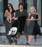 PEOPLE: Keira Knightely mit James und Baby Edie in New York unterwegs
