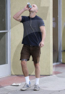 PEOPLE: Shia LaBeouf neu mit Glatze 