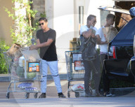 PEOPLE: Jermaine Jackson kauft das Nötigste ein