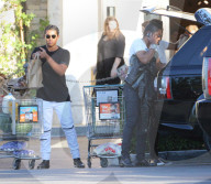 PEOPLE: Jermaine Jackson kauft das Nötigste ein