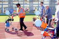 FEATURE: Da geht's etwas langsamer zu: Rollator-Rennen in Amsterdam