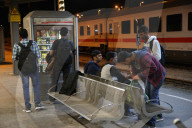 NEWS: Flüchtlingskrise: Deutschland nimmt Grenzkontrollen wieder auf