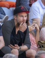 PEOPLE: Mario Goetze mit Freundin auf der Ehrentribüne