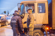NEWS: Tausende neuer Flüchtlinge im österreichischen Nickelsdorf