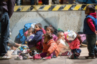 NEWS: Tausende neuer Flüchtlinge im österreichischen Nickelsdorf