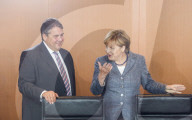 NEWS: Flüchtlingskrise: Angela Merkel lädt zur Sondersitzung in Berlin