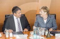 NEWS: Flüchtlingskrise: Angela Merkel lädt zur Sondersitzung in Berlin