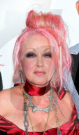 PEOPLE: Cyndi Lauper bei der Premiere zu "Kinky Boots" in London