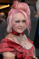 PEOPLE: Cyndi Lauper bei der Premiere zu "Kinky Boots" in London