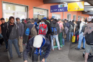 NEWS: Flüchtlinge am Bahnhof von Freilassing