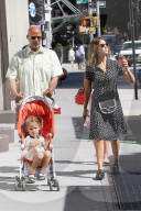 PEOPLE: Jessica Alba mit den Kids in New York unterwegs