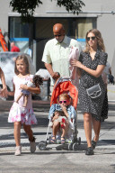 PEOPLE: Jessica Alba mit den Kids in New York unterwegs
