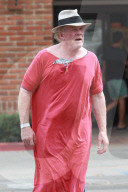 PEOPLE: Nick Nolte im siffigen Pyjama in Malibu unterwegs