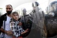 NEWS: Ungarische Polizei geht in Horgos gegen Flüchtlinge vor