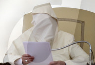 NEWS: Papst Franziskus vom Winde verweht